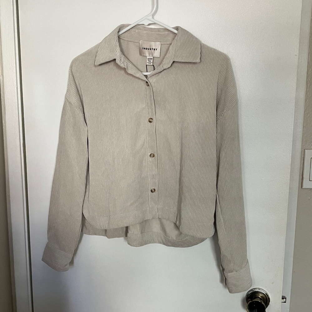 New with tags Industry Women's Beige Button Down Shirt Size XS - Picture 2 of 6
